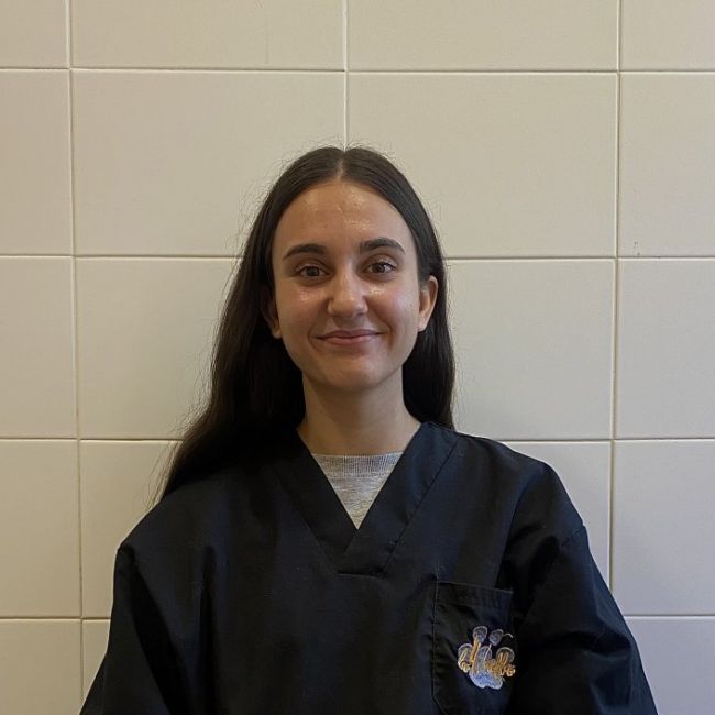 Andrea Gómez   Técnico de laboratorio y recepcionista